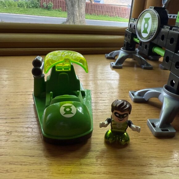 Fisher Price Trio DC Super Friends Green Lightning Building Block Action Figure - Picture 6 of 9